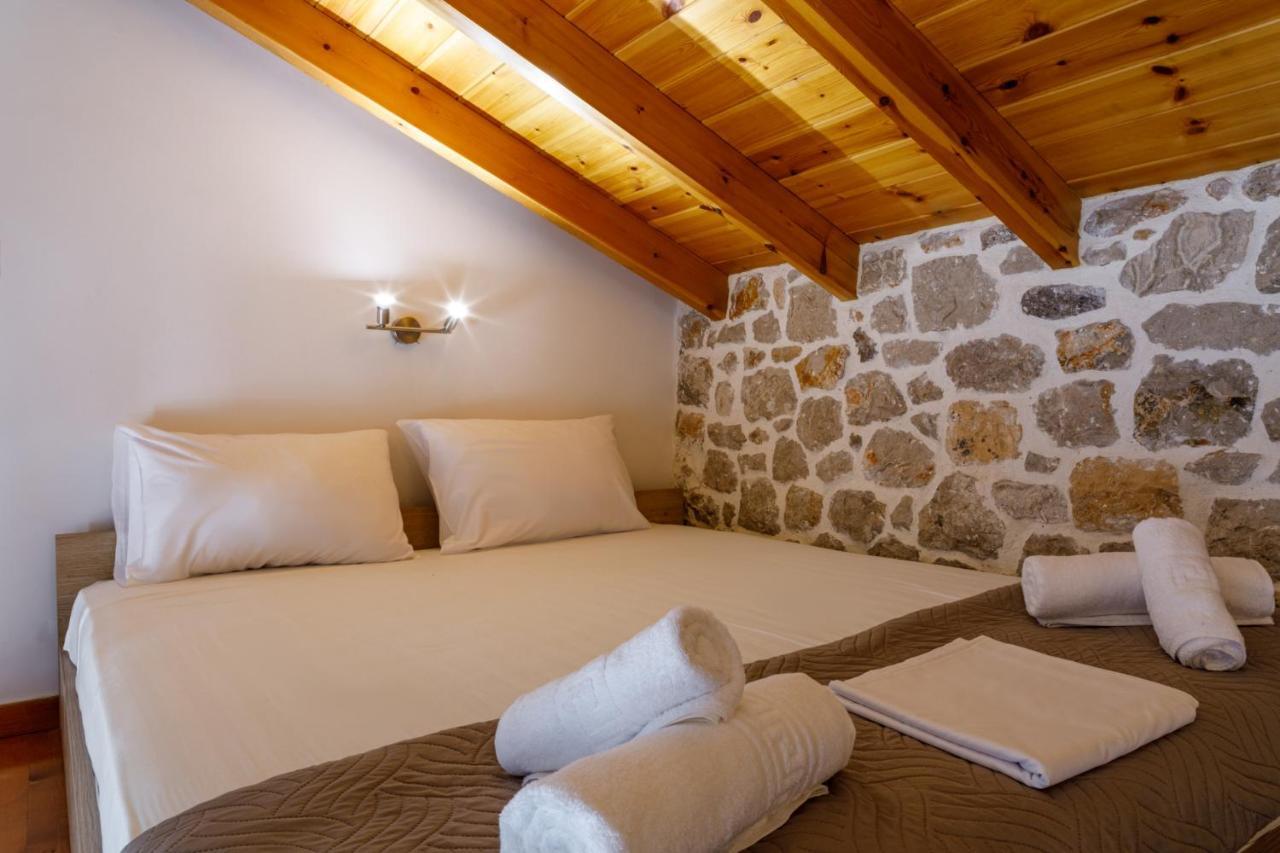 Adrian'S Luxury Apartments 1 Drepano  Екстериор снимка