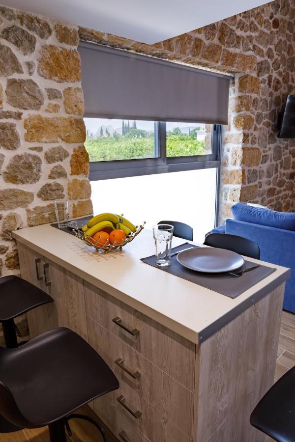 Adrian'S Luxury Apartments 1 Drepano  Екстериор снимка