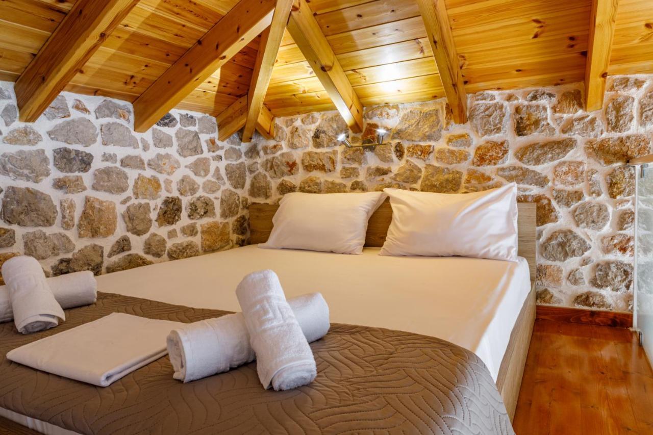 Adrian'S Luxury Apartments 1 Drepano  Екстериор снимка