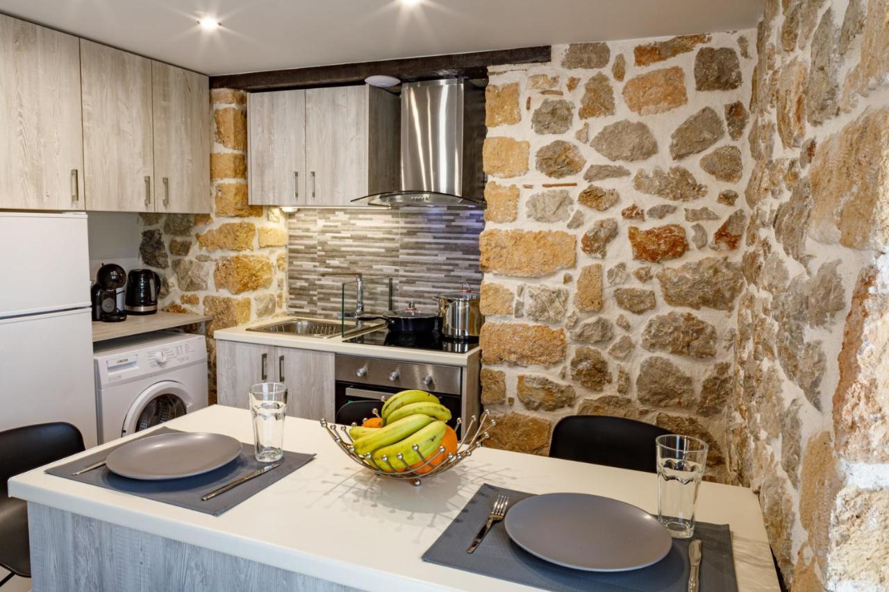 Adrian'S Luxury Apartments 1 Drepano  Екстериор снимка